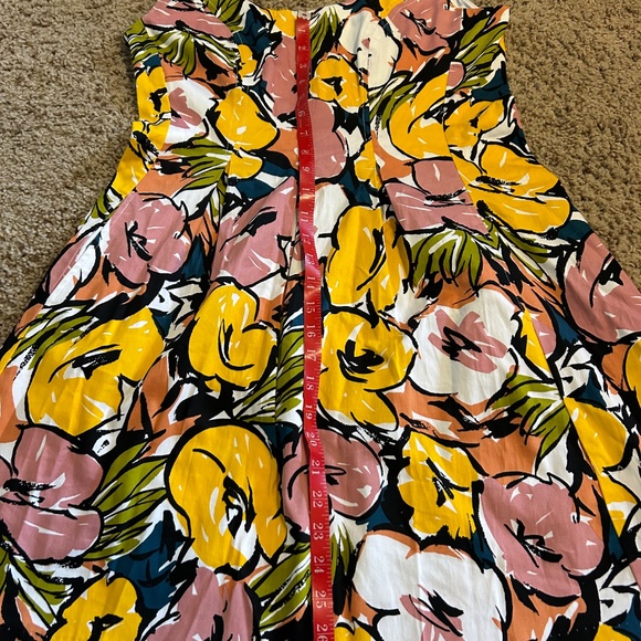 Super Cute Nine West Dress with Pockets! - Picture 4 of 11